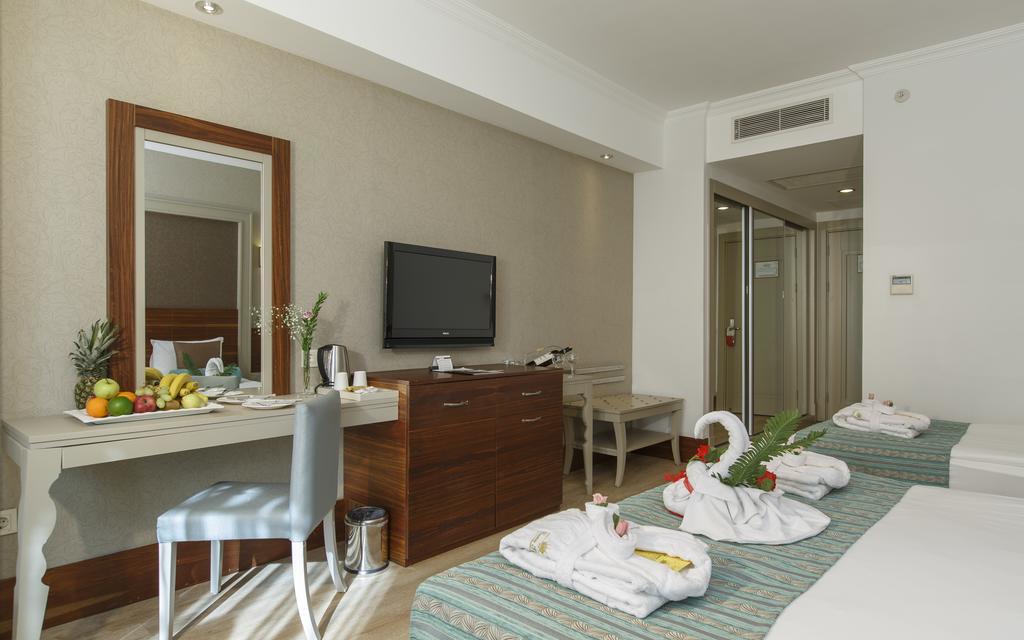 Side Crown Palace Ultra All Inclusive Quarto foto
